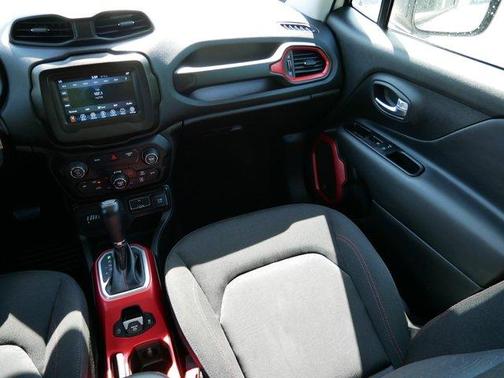 2020 Jeep Renegade Trailhawk