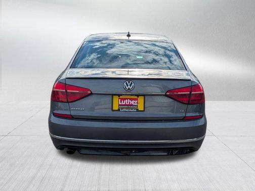 2016 Volkswagen Passat 1.8T R-Line w/ Comfort