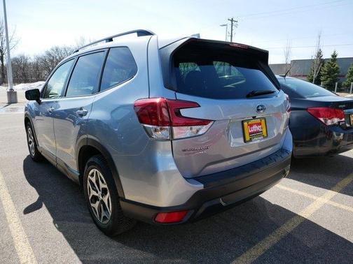 Ice Silver Metallic 2020 Subaru Forester Premium