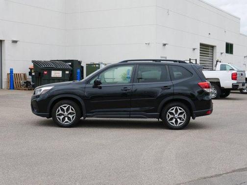 Crystal Black Silica 2019 Subaru Forester Premium