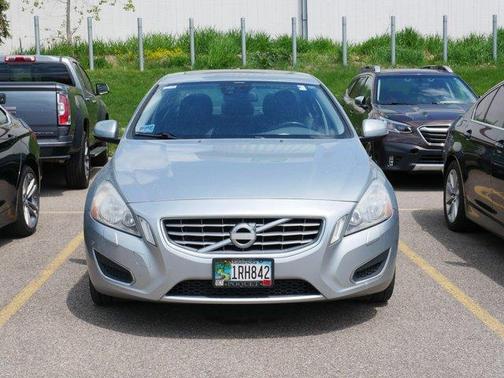 Electric Silver Metallic 2013 Volvo S60 T5 Premier