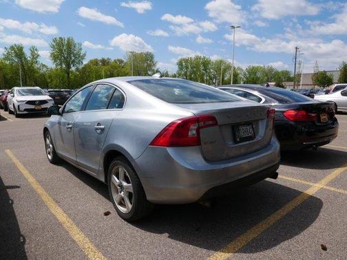 Electric Silver Metallic 2013 Volvo S60 T5 Premier