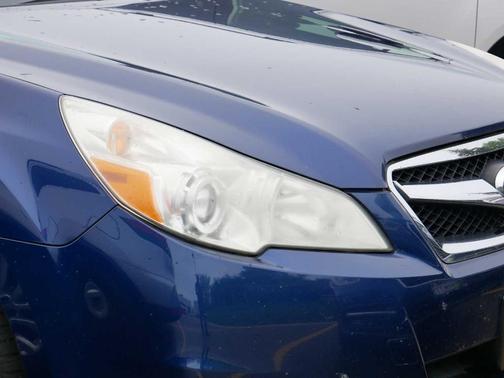 2011 Subaru Legacy 2.5i Premium