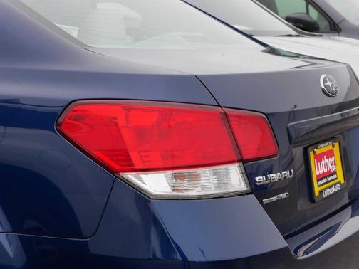 2011 Subaru Legacy 2.5i Premium