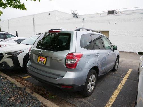 Ice Silver Metallic 2016 Subaru Forester 2.5i Premium