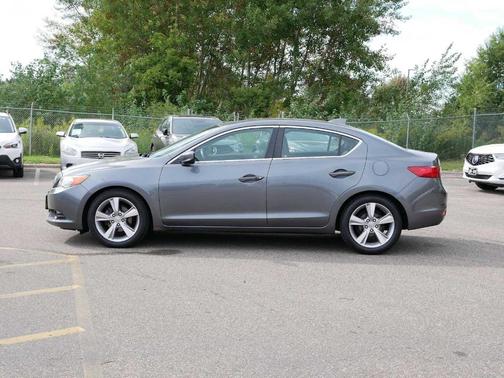 2013 Acura ILX 2.0L w/Premium Package
