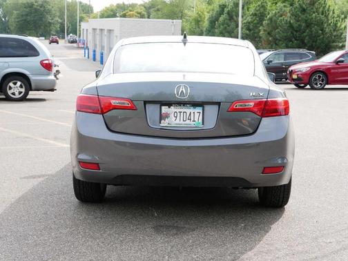 2013 Acura ILX 2.0L w/Premium Package