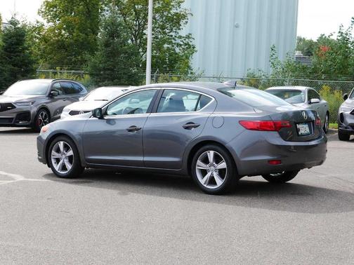 2013 Acura ILX 2.0L w/Premium Package