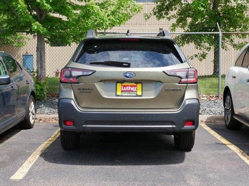 Autumn Green Metallic 2025 Subaru Outback Onyx Edition