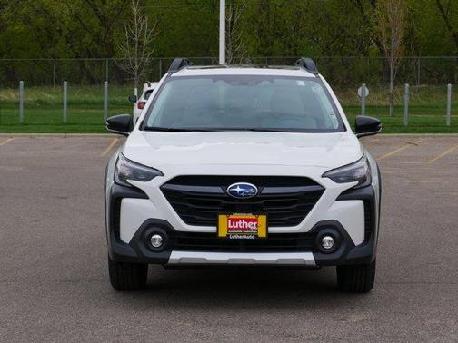 Crystal White Pearl 2024 Subaru Outback Limited