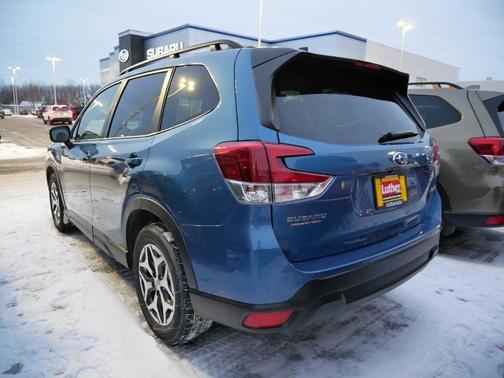 2024 Subaru Forester Premium