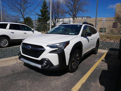 Crystal White Pearl 2023 Subaru Outback 2.5i Limited