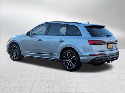 2023 Audi Q7 55 Premium Plus