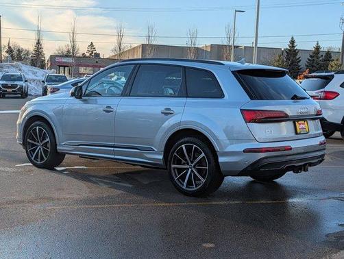 2023 Audi Q7 55 Premium Plus
