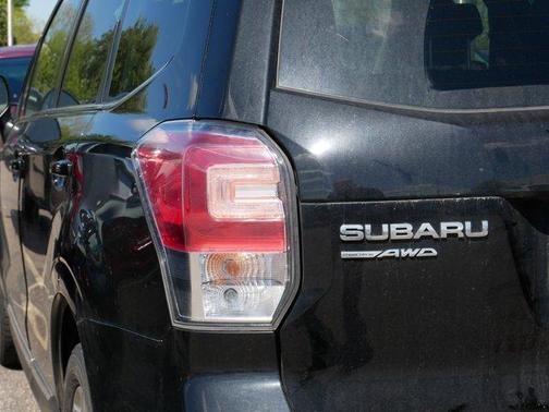 Crystal Black Silica 2017 Subaru Forester 2.5i Touring
