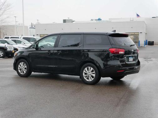 2016 Kia Sedona L
