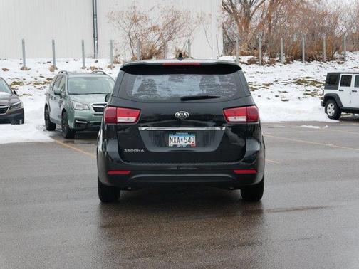 2016 Kia Sedona L