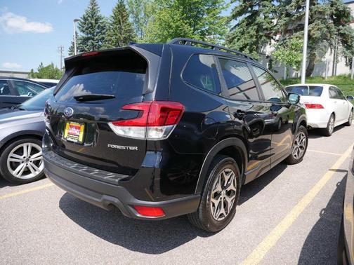 2022 Subaru Forester Premium