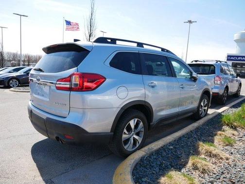 Ice Silver Metallic 2021 Subaru Ascent Premium 8-Passenger