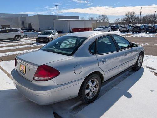 2004 Ford Taurus SES