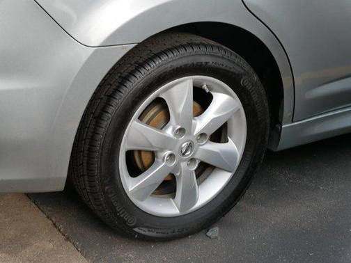 2010 Nissan Versa 1.8 SL