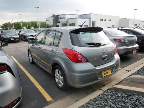 2010 Nissan Versa 1.8 SL