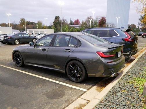 2019 BMW 330 i xDrive