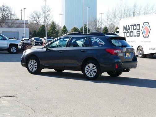 Magnetite Gray Metallic 2018 Subaru Outback 2.5i