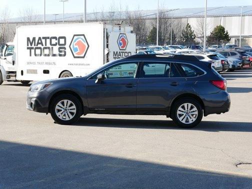 Magnetite Gray Metallic 2018 Subaru Outback 2.5i