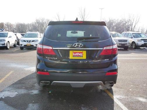 2016 Hyundai SANTA FE SE