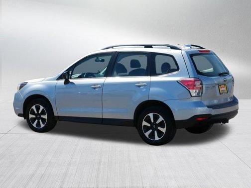 Ice Silver Metallic 2018 Subaru Forester 2.5i