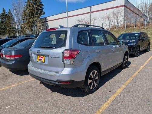 Ice Silver Metallic 2018 Subaru Forester 2.5i