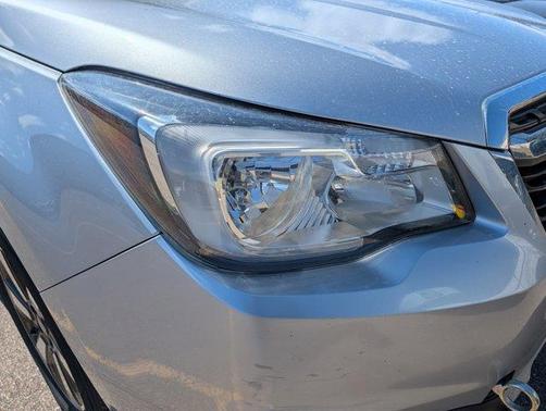 Ice Silver Metallic 2018 Subaru Forester 2.5i