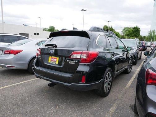 Crystal Black Silica 2017 Subaru Outback 2.5i Limited