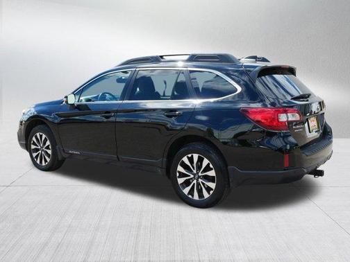 Crystal Black Silica 2017 Subaru Outback 2.5i Limited