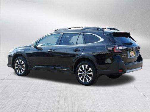 Crystal Black Silica 2023 Subaru Outback Limited