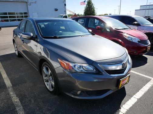 2013 Acura ILX 2.0L w/Premium Package