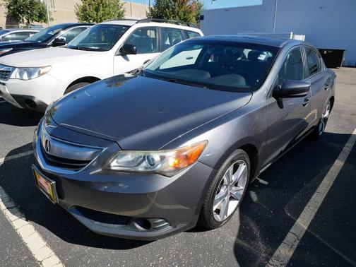 2013 Acura ILX 2.0L w/Premium Package