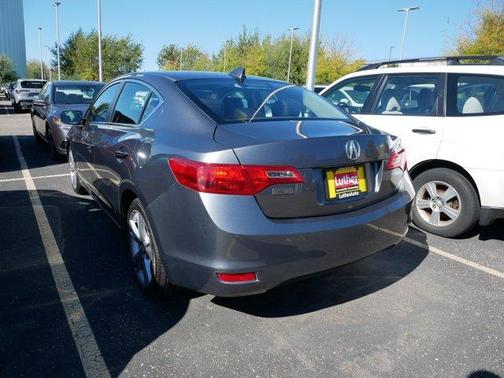 2013 Acura ILX 2.0L w/Premium Package
