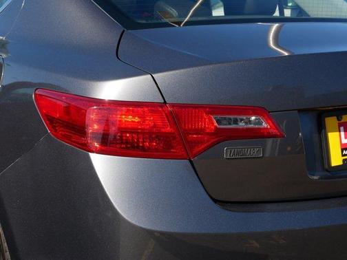 2013 Acura ILX 2.0L w/Premium Package