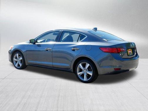 2013 Acura ILX 2.0L w/Premium Package