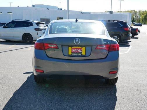 2013 Acura ILX 2.0L w/Premium Package