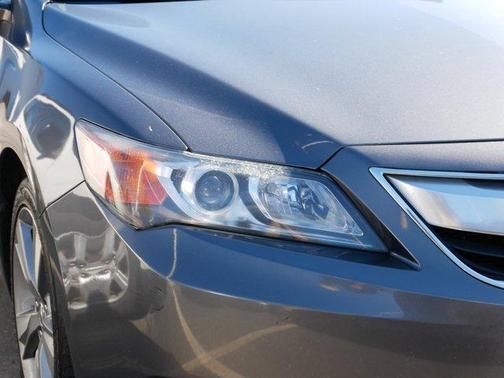 2013 Acura ILX 2.0L w/Premium Package