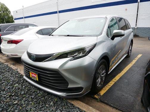 2021 Toyota Sienna LE