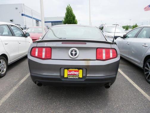 2011 Ford Mustang V6