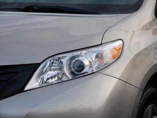 2015 Toyota Sienna L