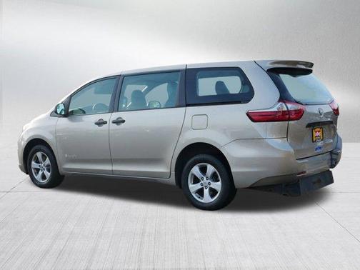 2015 Toyota Sienna L