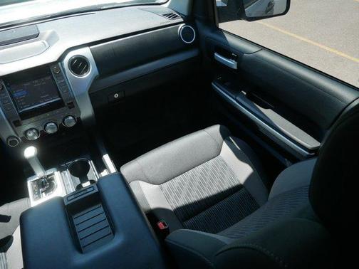 2017 Toyota Tundra SR5