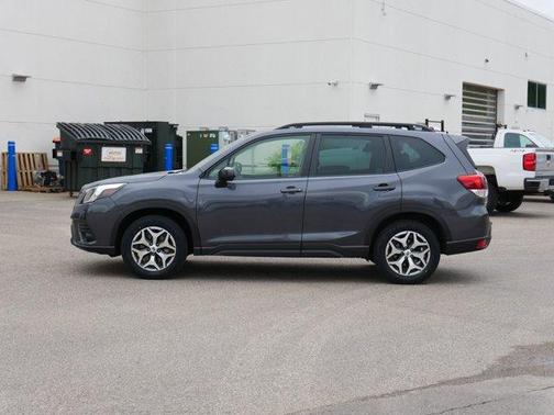 Magnetite Gray Metallic 2023 Subaru Forester Premium