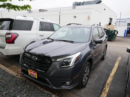 Magnetite Gray Metallic 2023 Subaru Forester Premium
